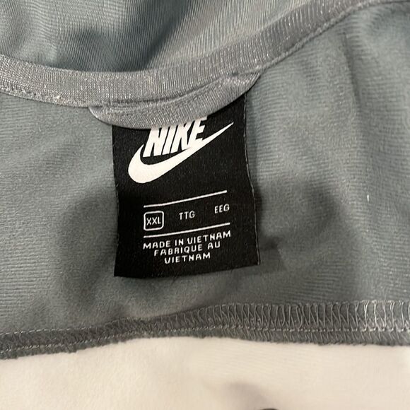 Nike-Sweat suit in excellent condition, like new. - Picture 8 of 12